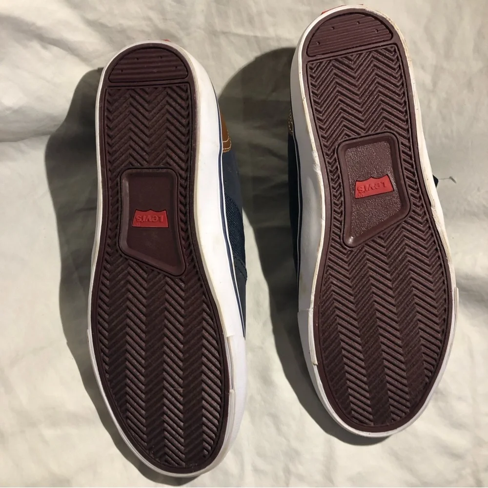 Levi Miles Sneakers Navy Blue Size 9.5 Mens NWT Flat Shoes - Picture 2 of 5